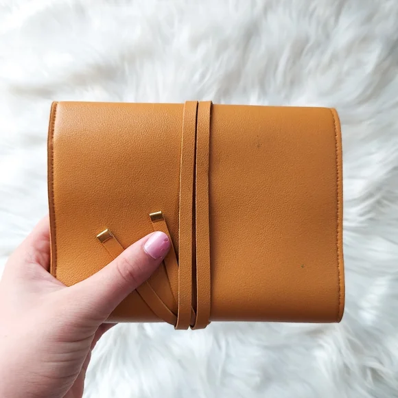 Glass Ladder & Co. Light Brown Make-Up Travel Bag Organizer - Picture 4 of 7